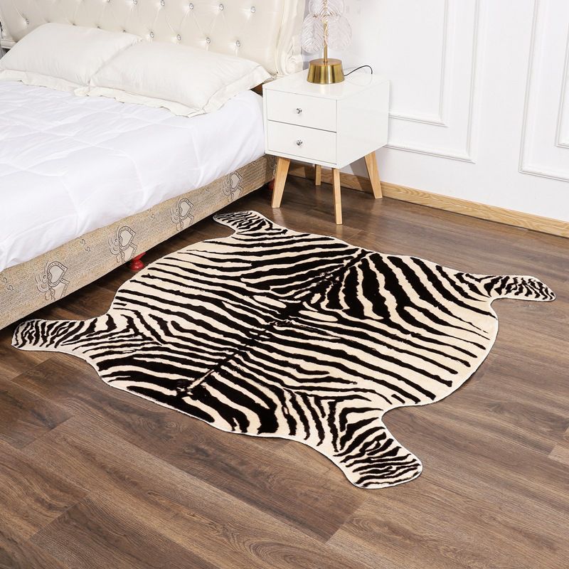 Irregular Shape Zebra Printed Rug Black Modernist Rug Polyester Washable Anti-Slip Backing Pet Friendly Carpet for Room