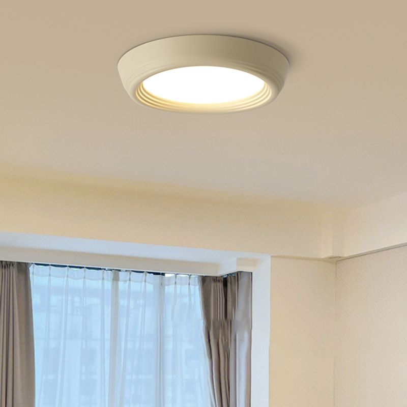 Resin LED Flush Mount Nordic Circle Ceiling Light Fixture for Bedroom