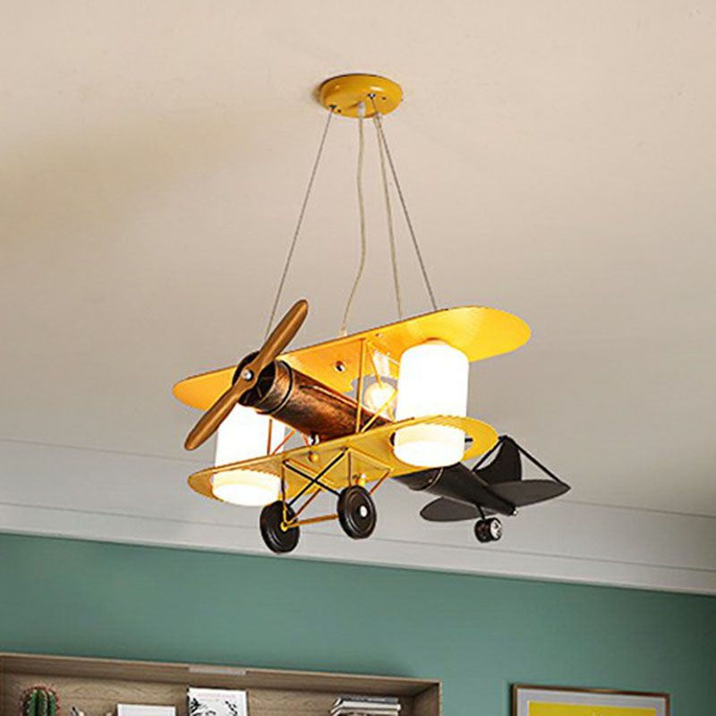 Vliegtuig kroonluchter hanglamp cartoon metallic geel led plafondlicht met cilinder matglas schaduw