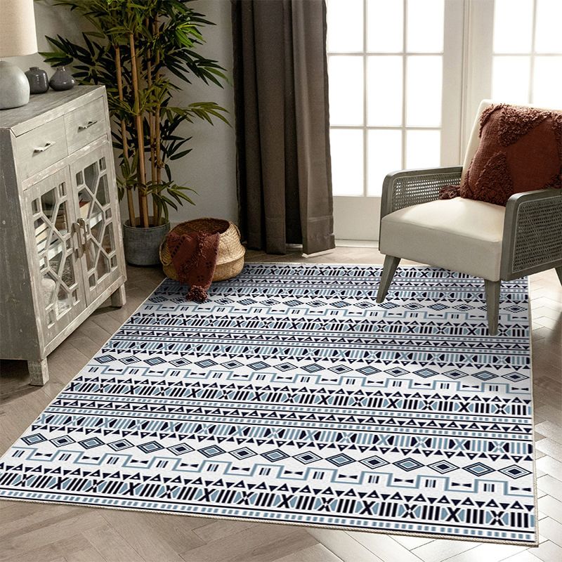 Distinctive Boho Striped Area Rug Retro Tribal Totem Indoor Rug Polyester Easy Care Stain Resistant Rug for Living Room