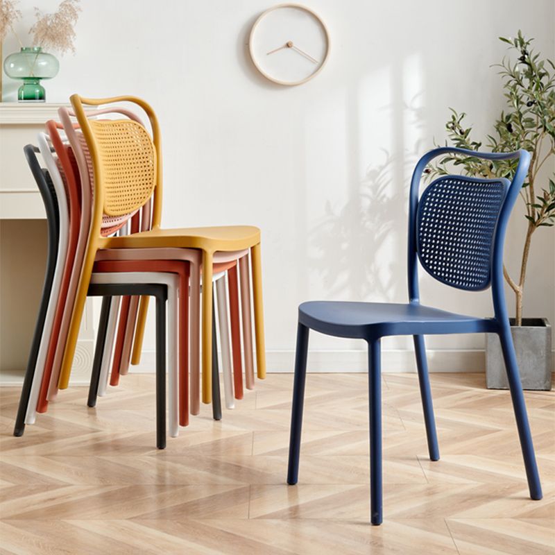 Plastic Outdoors Dining Chairs Modern Stacking Indoor-Outdoor Chair