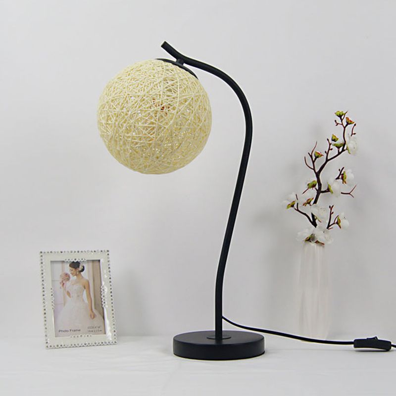 Yellow/Ivory Handmade Table Lamp Countryside Style 1-Light Rattan Table Lamp with Ball Shade for Bedroom