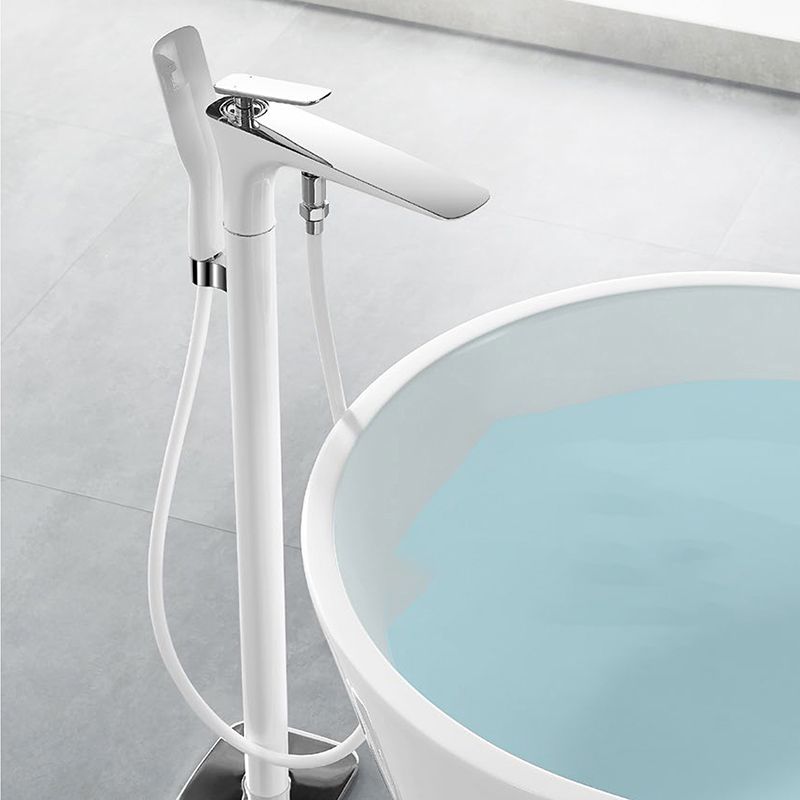 Traditional Floor Mounted Swivel Freestanding Tub Filler Metal Freestanding Faucet
