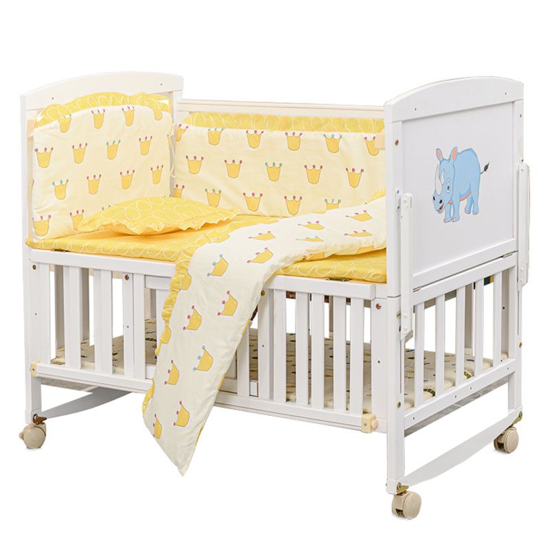 Scandinavian Baby Crib Pine Coir Fiber Nursery Crib with Casters