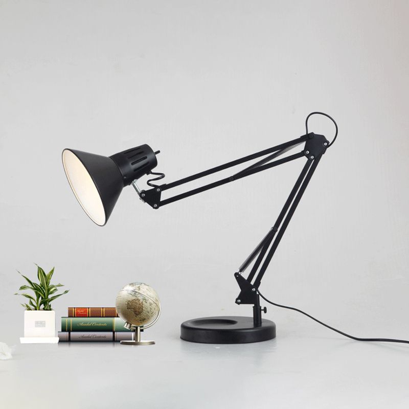 Luz de lectura negra metálica Sombra cónica 1 Bulbo de estilo industrial de estilo de escritorio con brazo ajustable