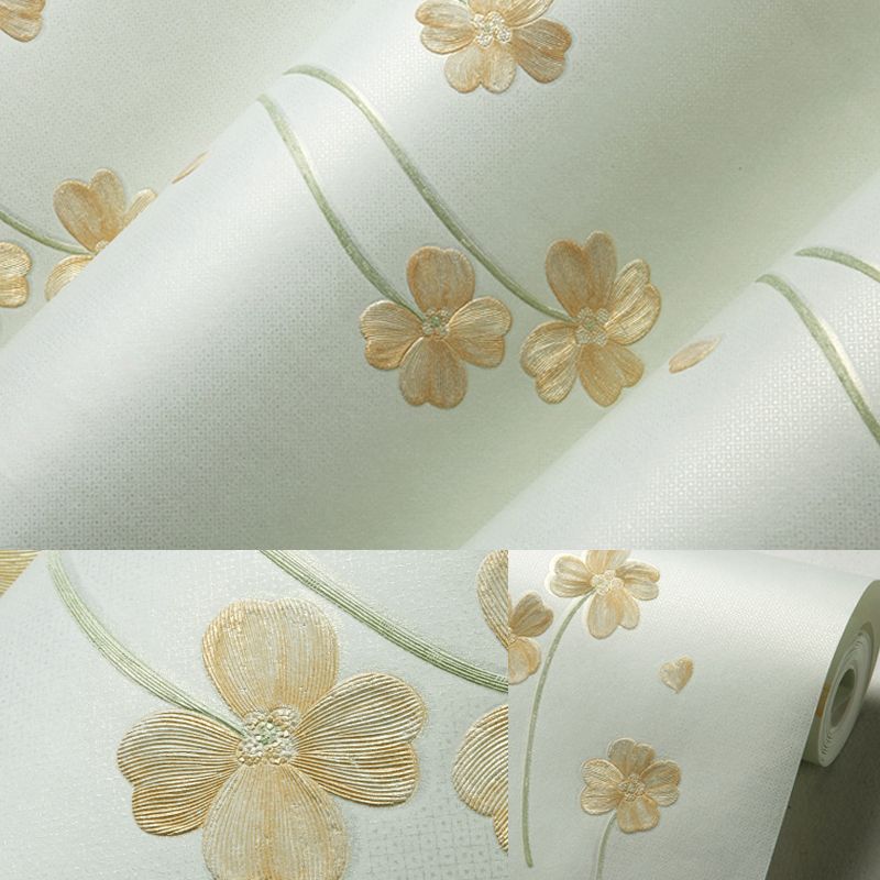 Decorative Four-Leaf Clover Wallpaper for Baby in White and Yellow Non-Woven Wall Decor, 33 ft. x 20.5 in