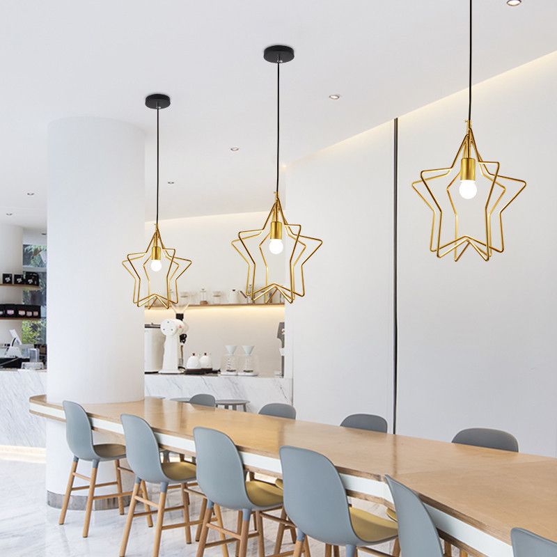 Lampada a soffitto a bulbo singolo Vintage Star Cage Metal Hanging Light in oro per sala da pranzo