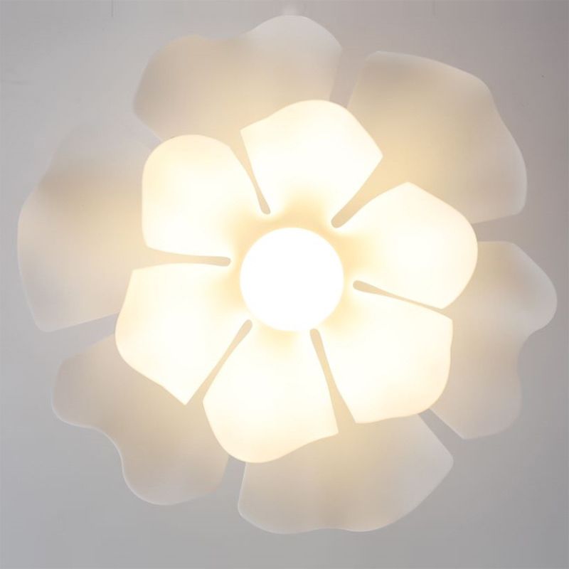 Modernism Acrylic Ceiling Light White Flush Mount Lighting for Foyer