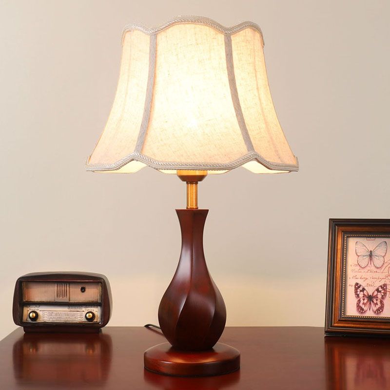 Countryside Flared Night Stand Light 1 Bulb Fabric Table Lamp with Scalloped Trim in Flaxen/Beige