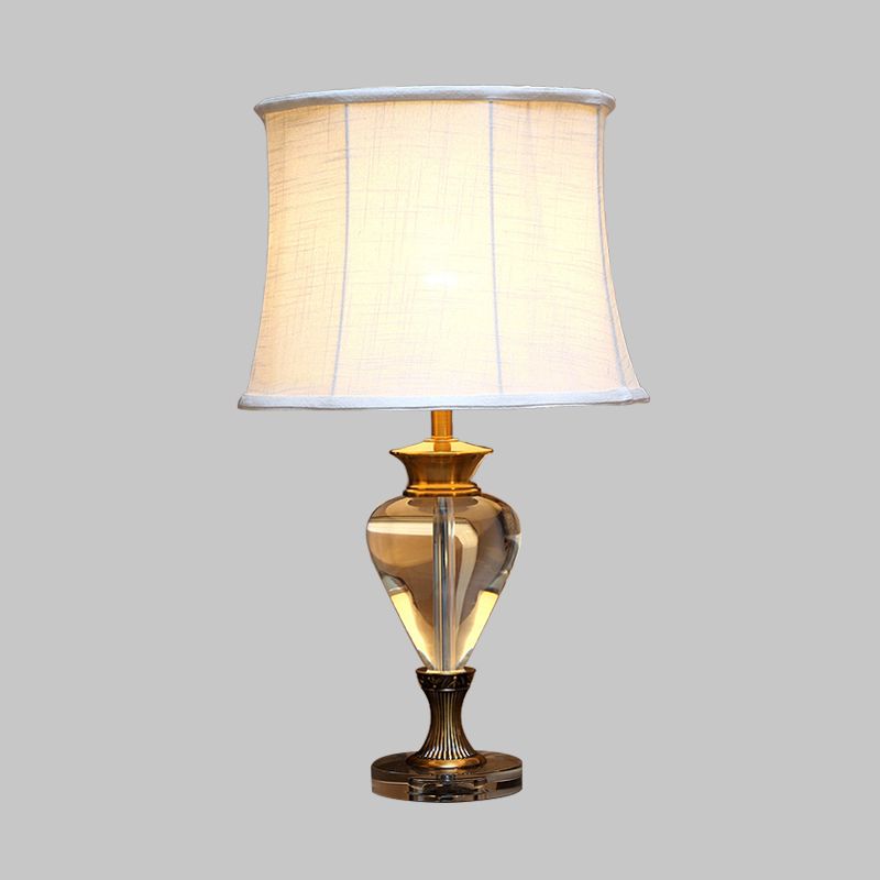 Minimalismus oval Nachtlampe 1 Licht klares Kristall Nachttisch Licht im Beige mit Stoffton