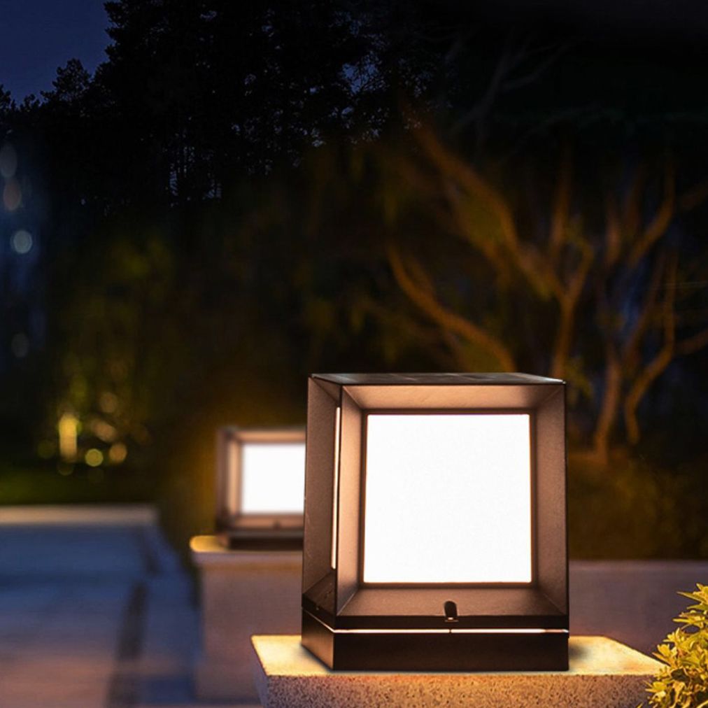 Solar Outdoor Lights Black Aluminum Pillar Lamp with Acrylic Shade for Garden