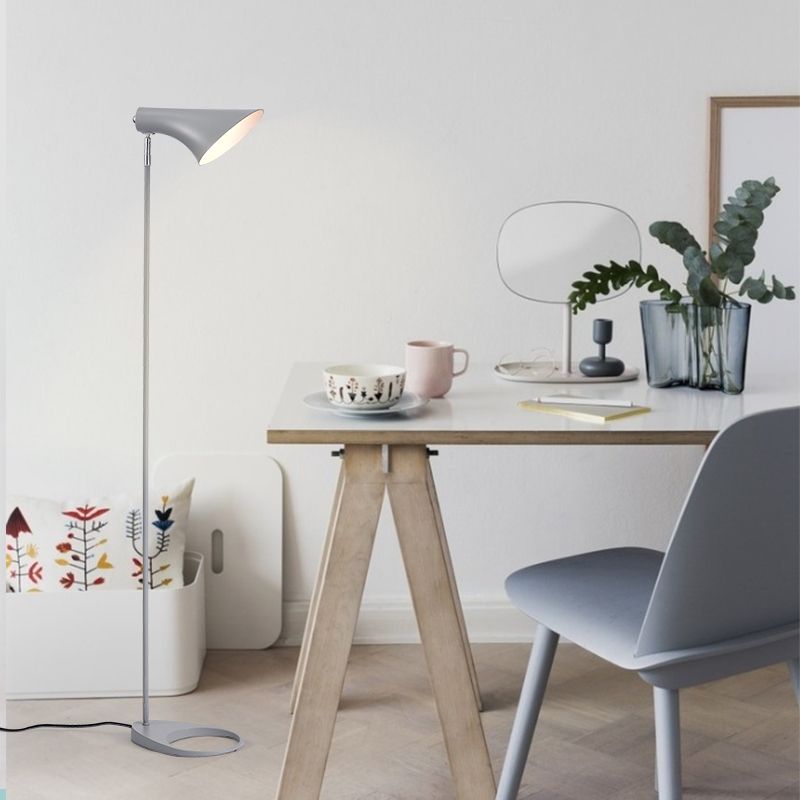 Nordic Flared Reading Floor Lamp Single Metal Floor Light with Pivot Joint for Living Room