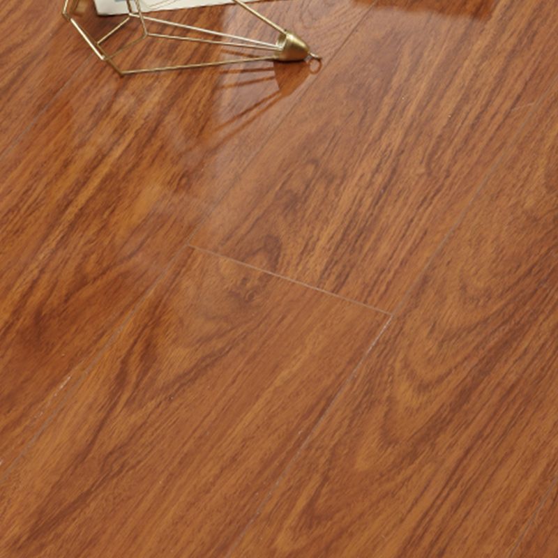 Tradition Pine Wood Hardwood Flooring Smooth Waterproof Solid Wood Flooring