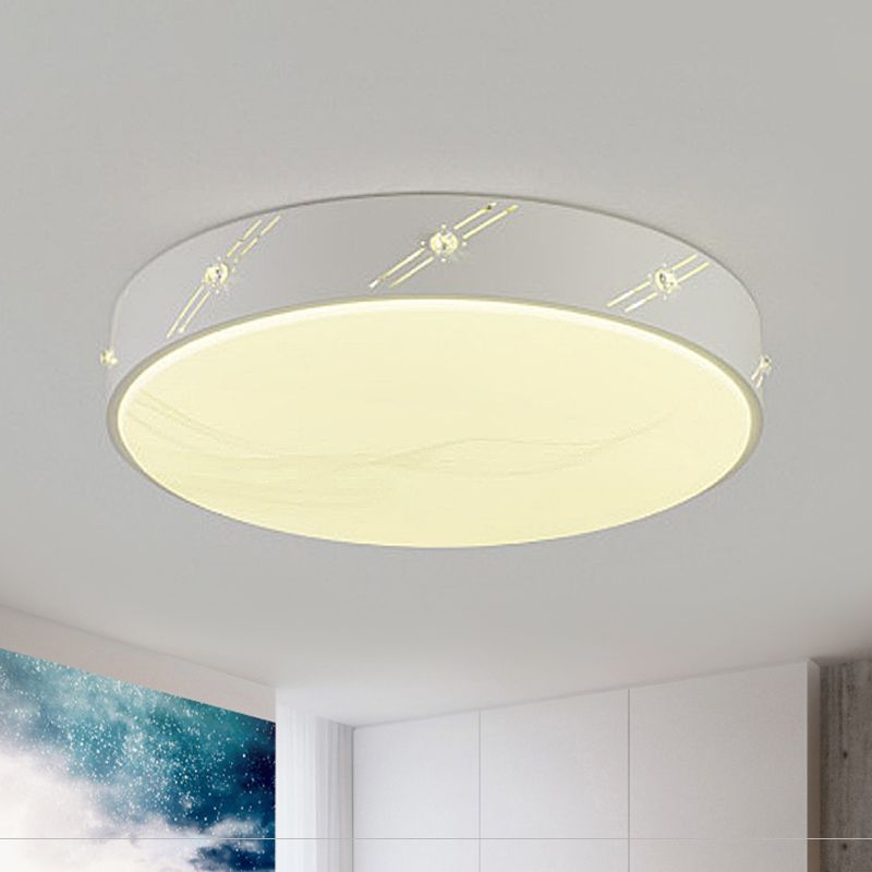 Round Ceiling Light Fixture Simple Metal White LED Flush Mount with Acrylic Diffuser for Bedroom