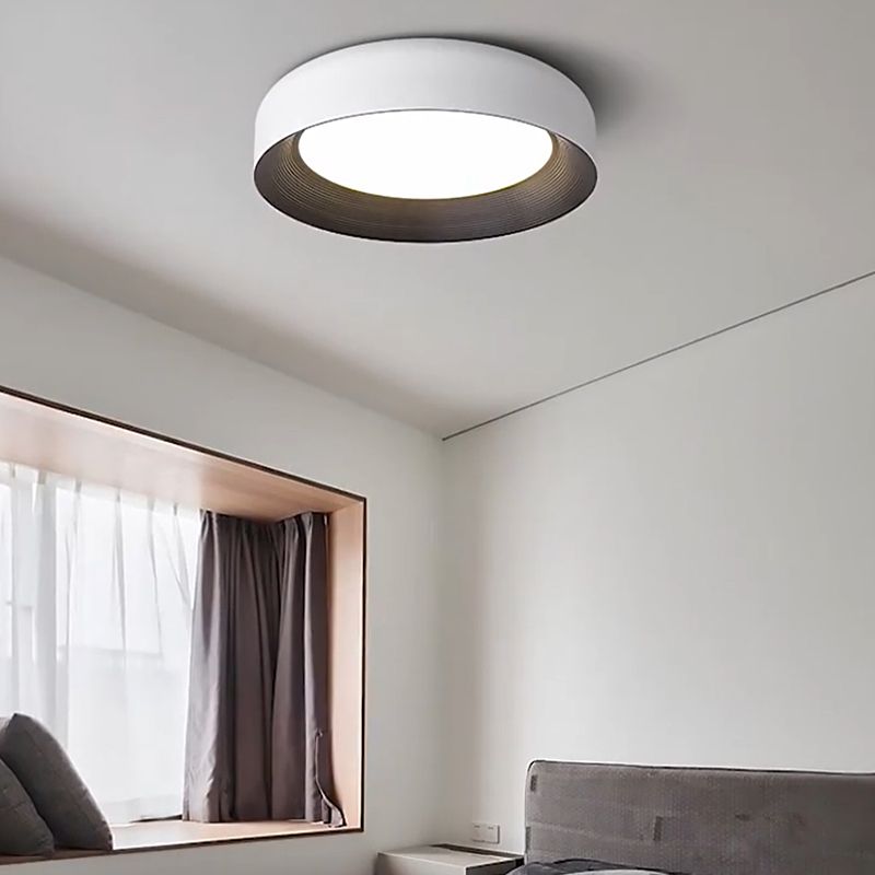 White Ceiling Light Fixture Modern Round LED Flush Mount for Bedroom