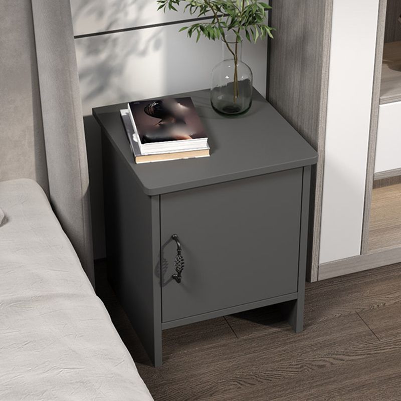 19" H Imitation Wood Nightstand Modern Night Table with 1-Door