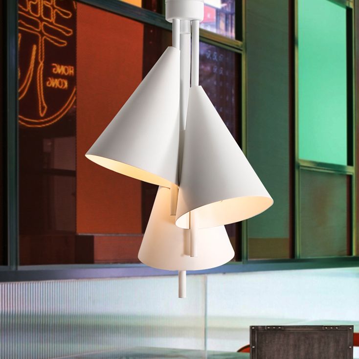 Pendre lustre de style macaron Light Conical Hanging Light avec de l'ombre en métal pour le restaurant