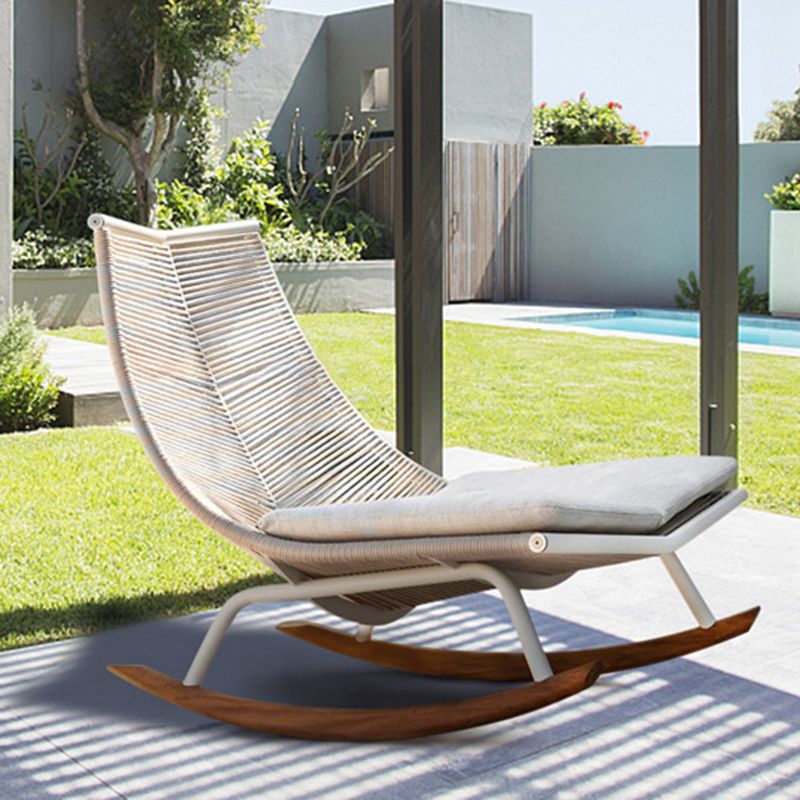 Modern Style Rocking Chair Metal Frame Wicker Spindle Rocker Chair with Light Legs