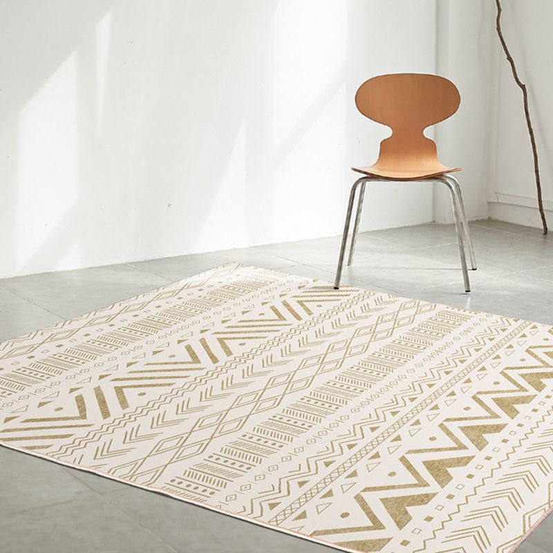 White Tone Vintage Indoor Rug Polyester Tribal Print Carpet Easy Care Rug for Home Decoration