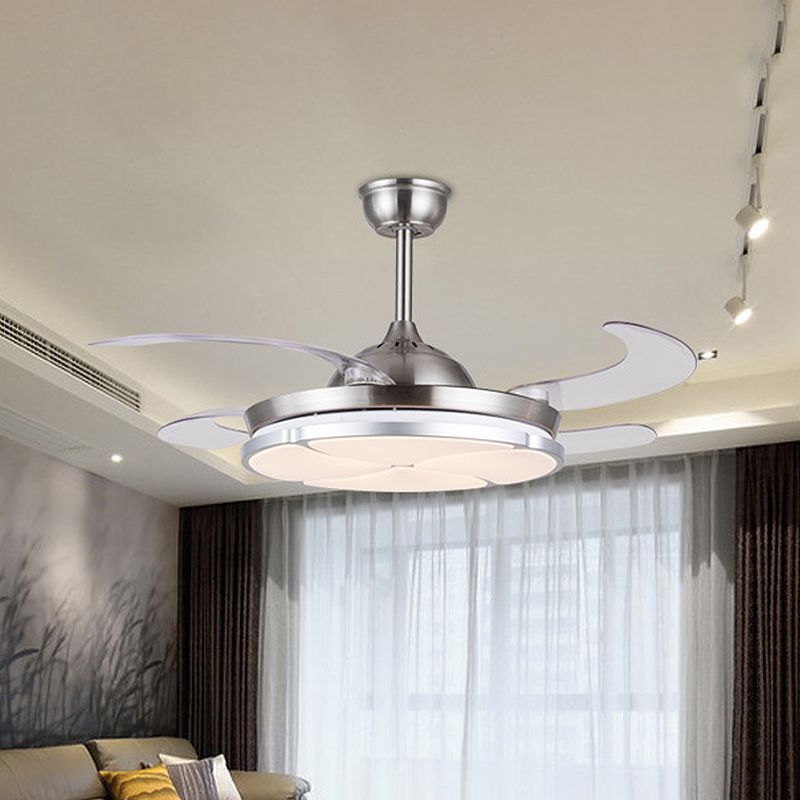 Clover Metal Semi Flush Mount Simplicity LED soggiorno Illuminazione del ventilatore a soffitto in argento con 4 lame trasparenti, larghe 36 "/42"