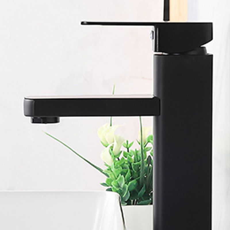 Contemporary Sink Faucet Digital Display Screen Solid Color Low Arc Sink Bathroom Faucet