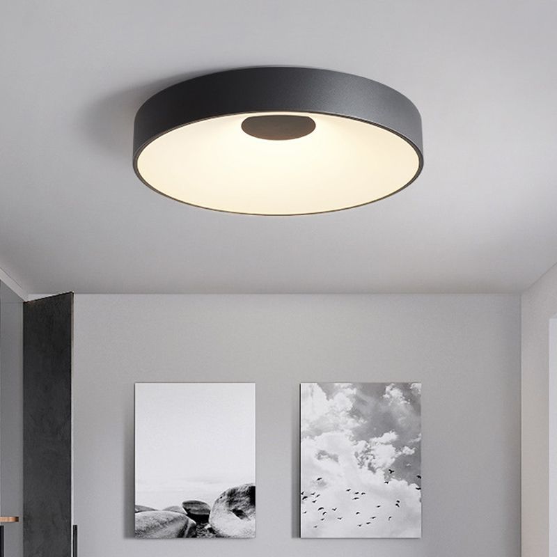 Round Flush Mount Ceiling Light Fixture Minimalist Metal LED Ceiling Mount Lamp