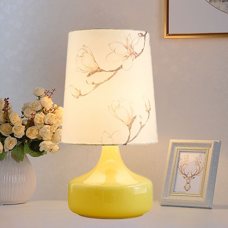 Single-Bulb Printed Fabric Night Light Korean Garden White Barrel Bedside Table Lighting with Yellow Vase Base