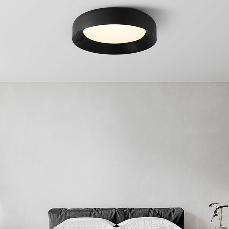 Round Metal Flush Light Modern Style Acrylic Shade Flush Mount Ceiling Fixture for Bedroom