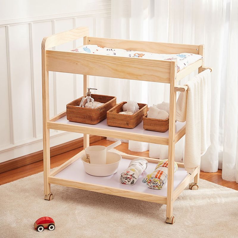 Modern Wooden Baby Changing Table Flat Top Changing Table With 4 Wheels