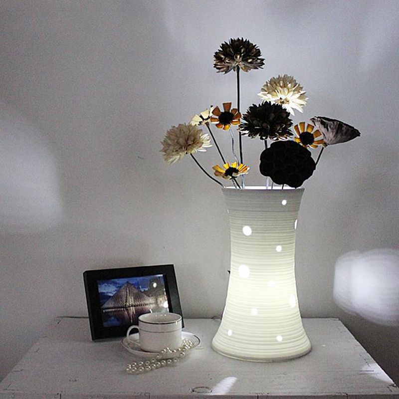 5.5"/7" W Ceramic White Nightstand Light Vase LED Pastoral Night Table Lamp with Dried Flower Decor