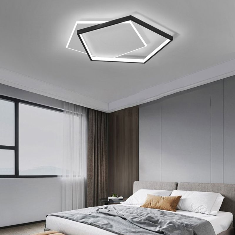 Geometrische Deckenleuchte aus Metall im schlichten Stil, LED, schwarz, nah an der Decke