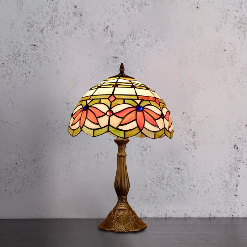 1 Head Dome Table Lamp Baroque Style Yellow/Green/Orange Stained Glass Nightstand Lamp with Leaf/Flower Pattern