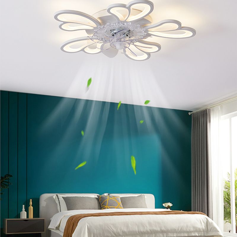 Nordic Metal Ceiling Fan Light Multi-Head Flush Mount Lighting with Plastic Fan Blade