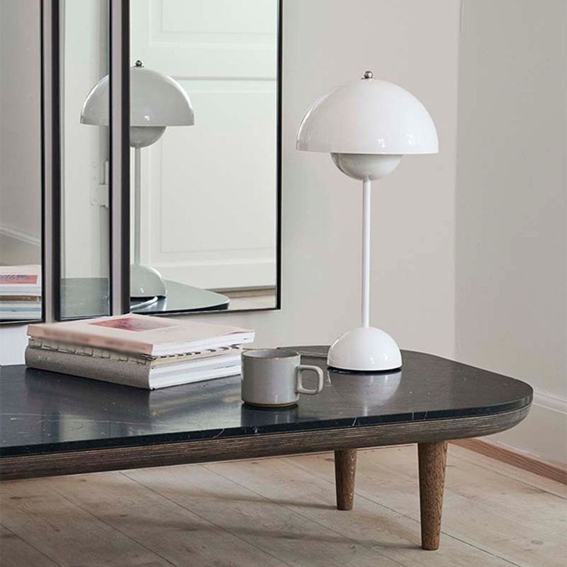 Modern Style Mushroom Shape Table Lighting Metal 1 Light Table Lamp for Bedroom