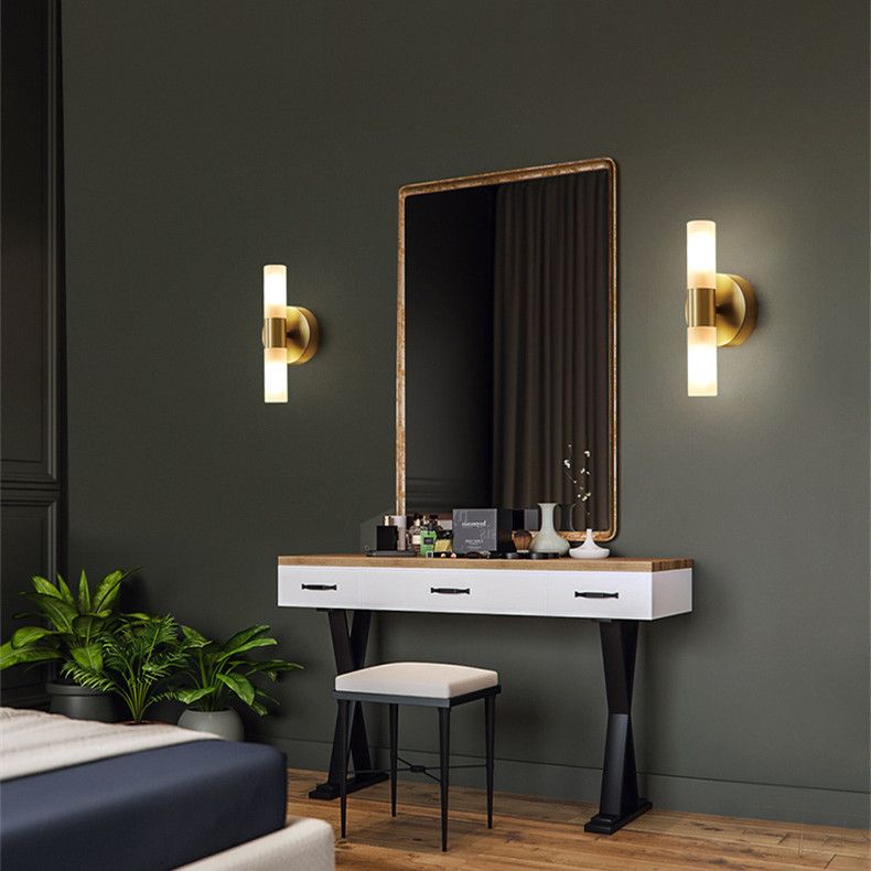 Modern Unique Shape Wall Mounted Light Sconce Light Fixture in Gold for Washroom