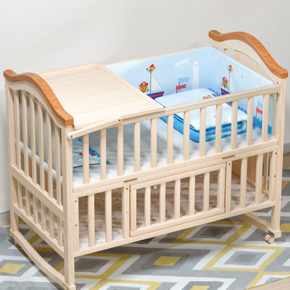 Light Wood Pine Nursery Crib Modern Nursery Crib with Casters/Wheels