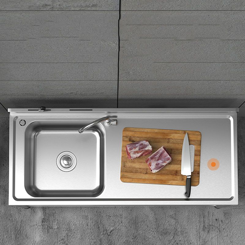 Classic Style Kitchen Sink Stainless Steel 2 Holes Undermount Kitchen Sink