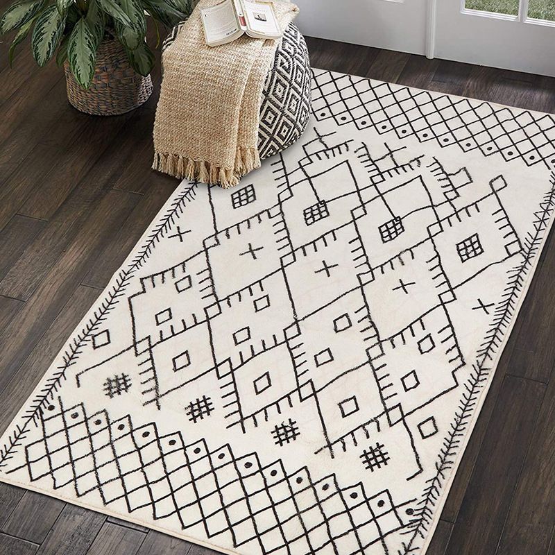 White Geometric Print Rug Lamb Wool Boho Area Carpet Easy Care Pet Friendly Washable Indoor Rug for Bedroom