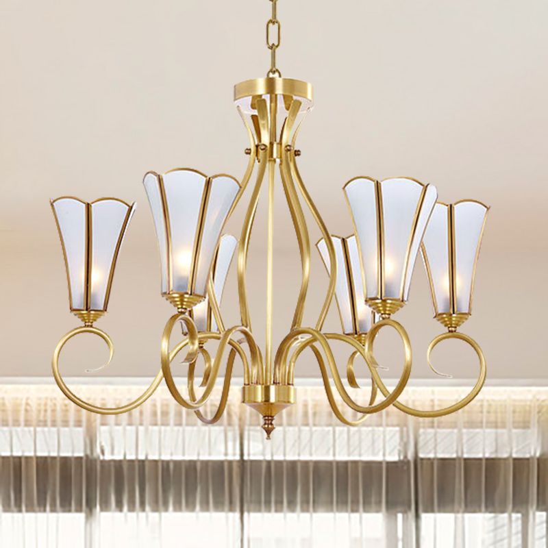 Gouden afwerking 6 lichten kroonluchter koloniale matglas bloemvormige plafond hanglamp met wervelde arm