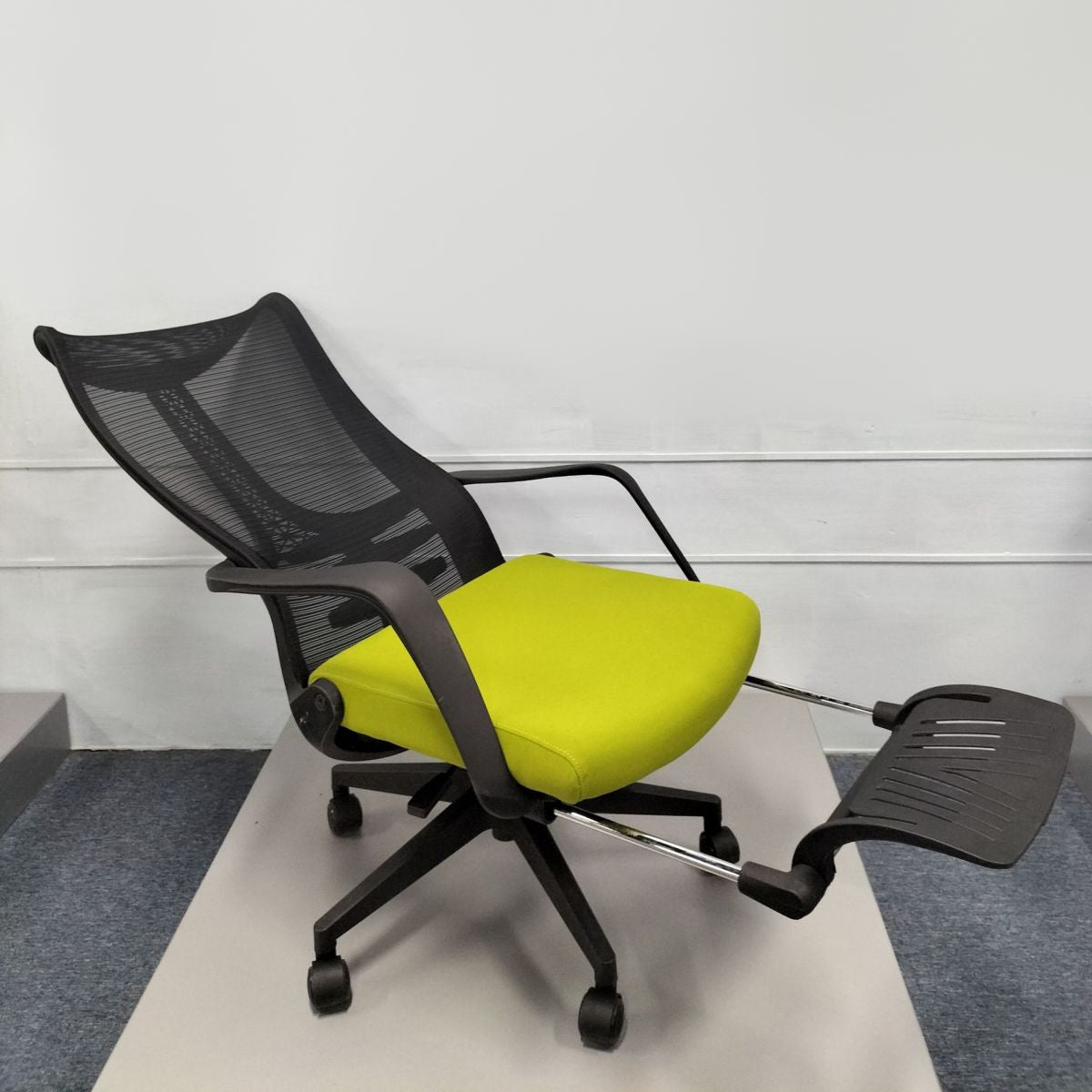 Modern Adjustable Arms Chair with Wheels High-Back Mesh Desk Chair