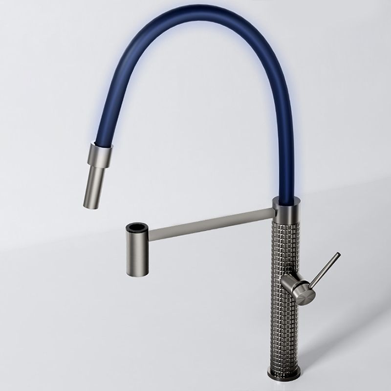 Traditional Single Level Kitchen Faucet Lead Free Metal Faucet