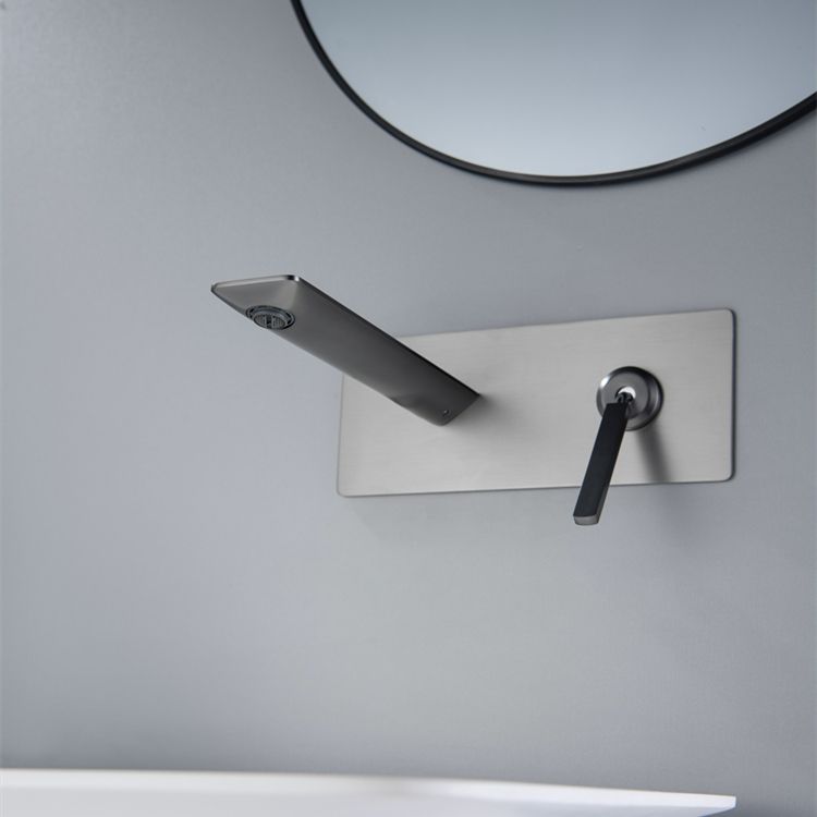 Modern Lavatory Faucet Single Handle Metal Wall Mounted Bathroom Faucet