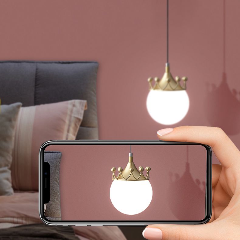 Style de luxe à 1 lumière Lumière suspendue, luminaire pendentif globe en verre blanc avec couronne