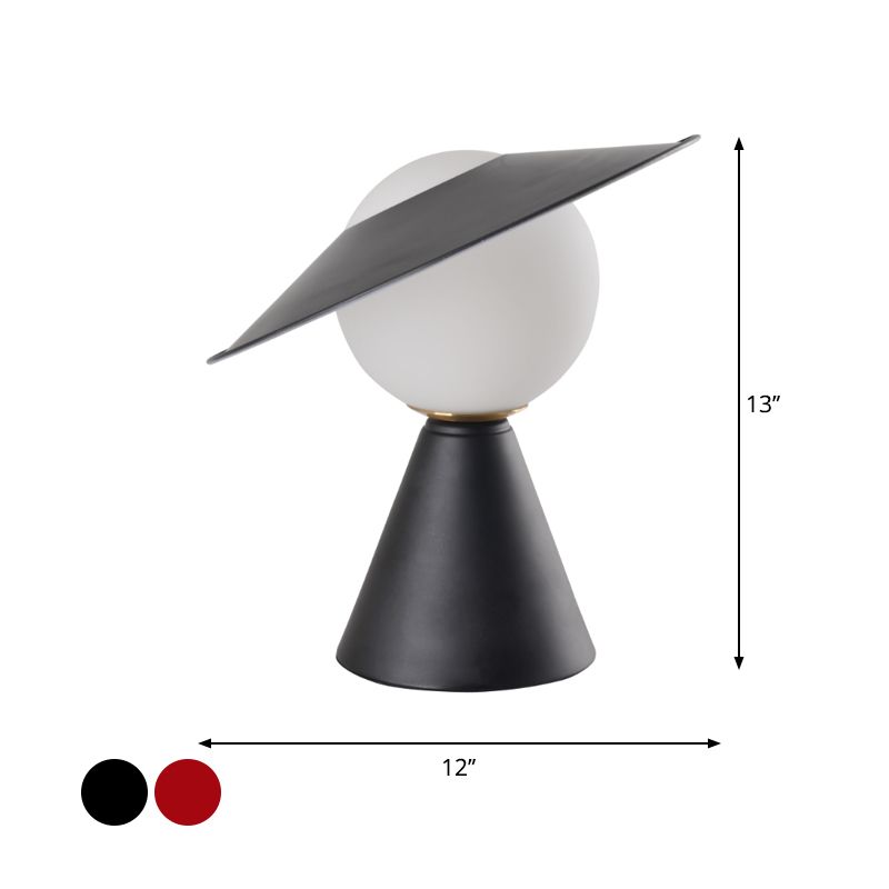 Sfera di vetro opale piccola scrivania leggera modernista 1 tavolo da tavolo con design a cappello nero/rosso e base di cono