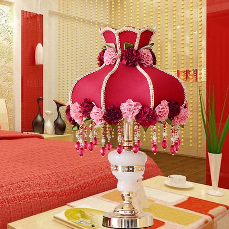 Pastoral 1 Head Night Table Lamp Red Scalloped Nightstand Light with Fabric Shade and Flower Decor