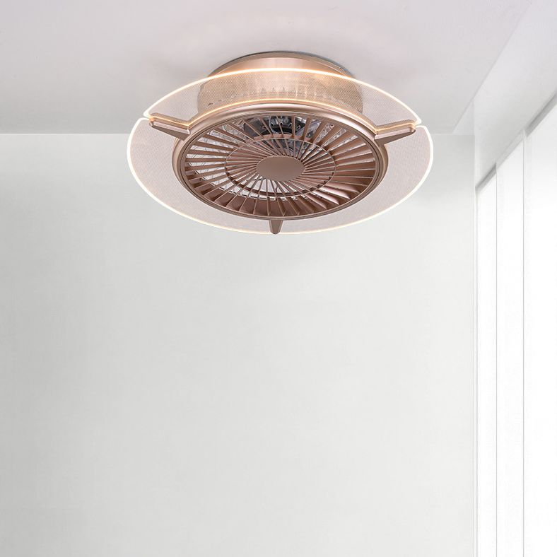 Ventilateur de plafond à chasse d'eau en forme de disque rose éclair