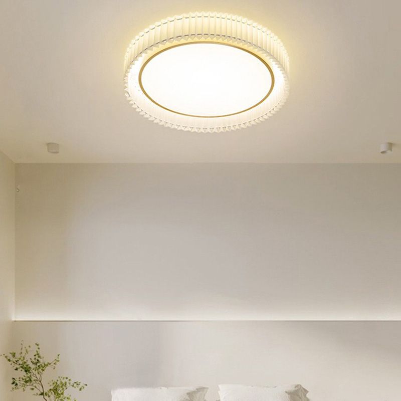 Modern Metal Flush Mount Circle Shape Ceiling Light with Fabric Shade for Living Room