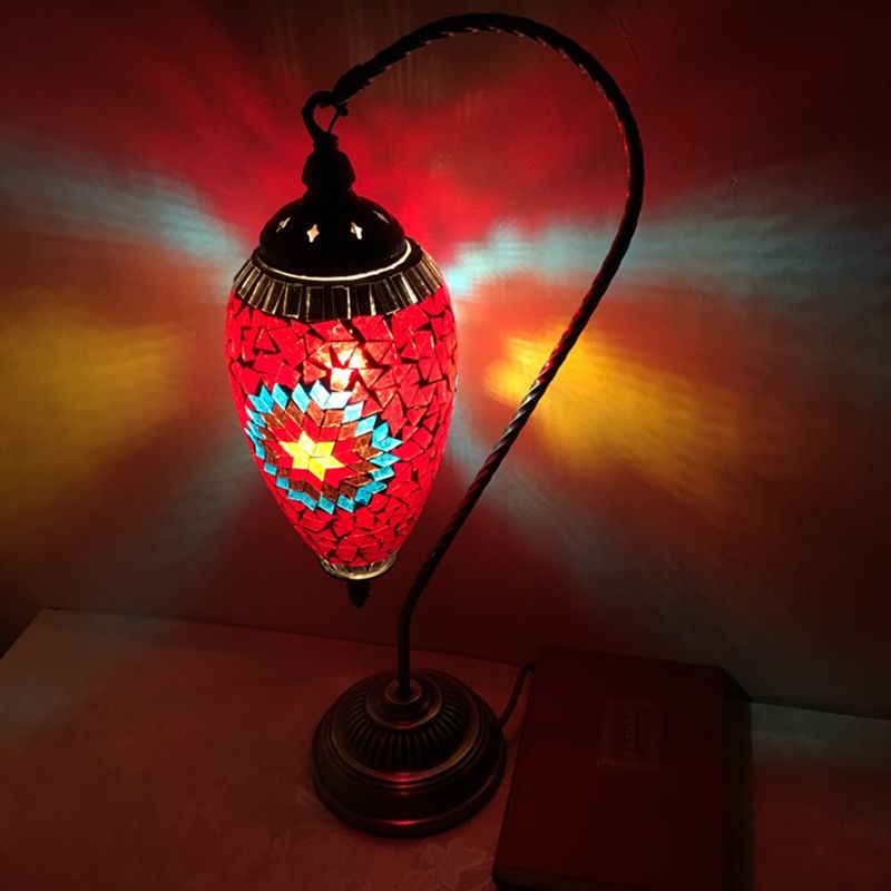 Bohemian Tröpfchen Nachttisch Licht 1-Bulb-Kunstglas Nachtlampe mit gebogenem Arm in Pink/Rot