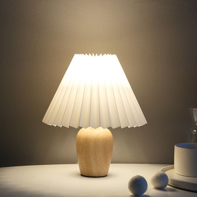 Contemporary Style Desk Lighting Fixture Creative Fabric Desk Lamp for Bedroom