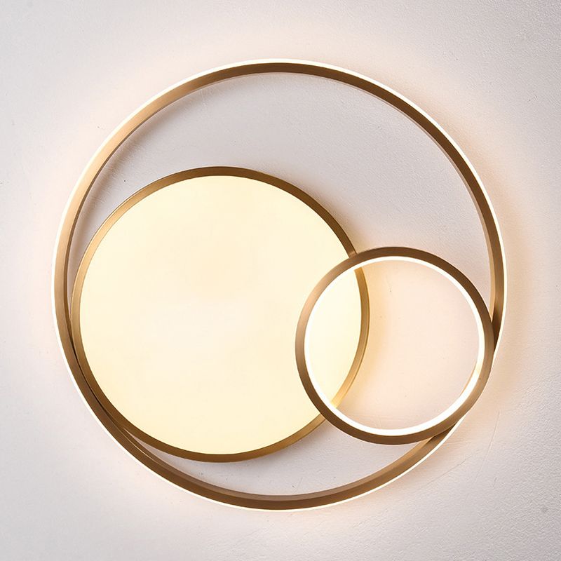 Modernism Flush Mount Ceiling Light Round Flush Lighting in Gold for Bedroom